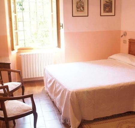 Le Camelie Bed & Breakfast Brissago-Valtravaglia Eksteriør bilde